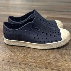 Navy Blue Native Shoes size 11. EUC.